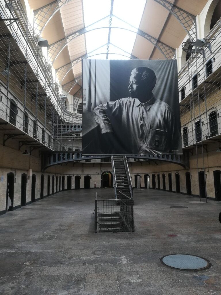 Il Kilmainham Gaol è un'ex prigione situata a Dublino, in Irlanda, costruita nel 1796 e oggi trasformata in un importante museo e monumento nazionale. Simbolo della lotta per l'indipendenza irlandese